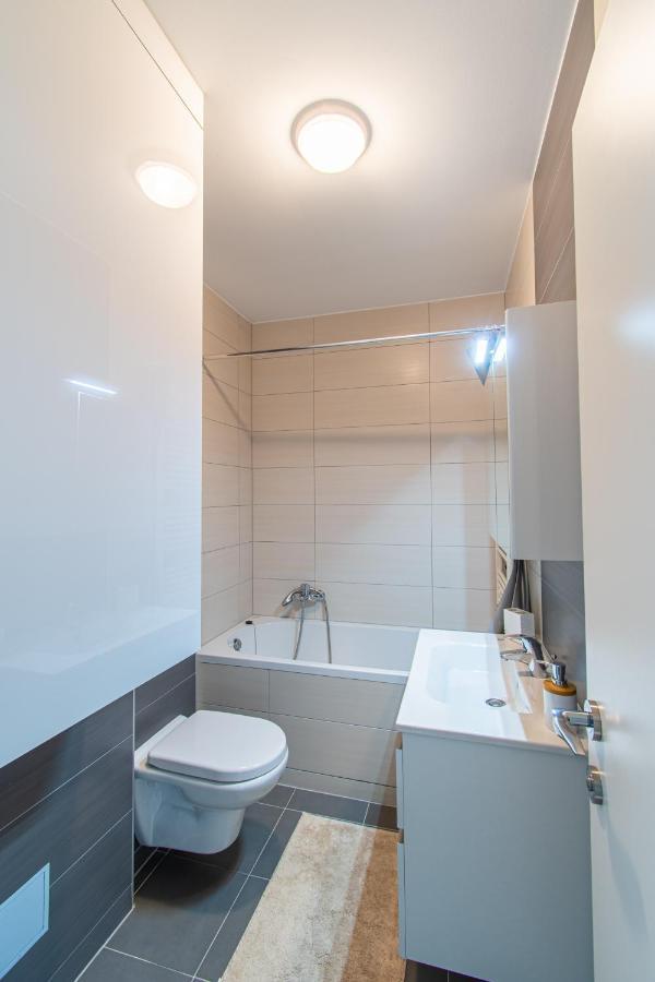 Flexible Selfcheckins 32 - Zagreb - Garage - Electric Vehicle Ccharger - Big Loggia - New - Apartments Repinc 32 ภายนอก รูปภาพ