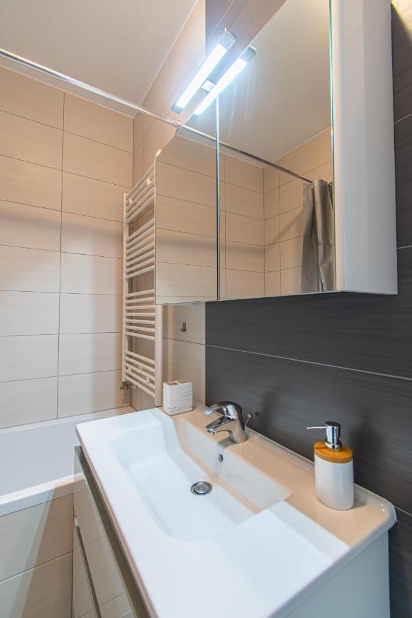 Flexible Selfcheckins 32 - Zagreb - Garage - Electric Vehicle Ccharger - Big Loggia - New - Apartments Repinc 32 ภายนอก รูปภาพ