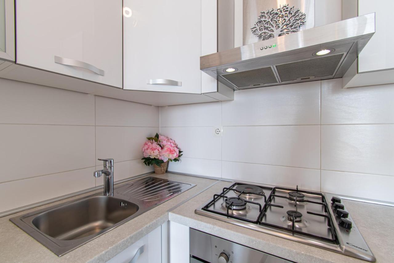 Flexible Selfcheckins 32 - Zagreb - Garage - Electric Vehicle Ccharger - Big Loggia - New - Apartments Repinc 32 ภายนอก รูปภาพ